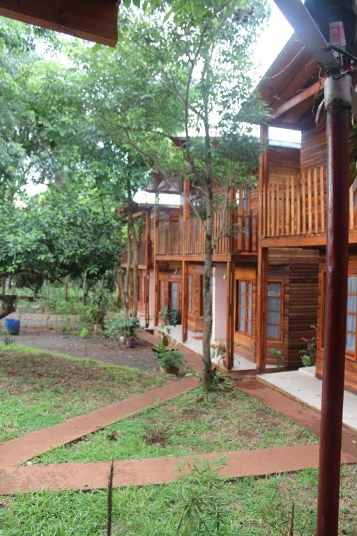 Cabanas El Pindo Villa Puerto Iguazu Exterior photo