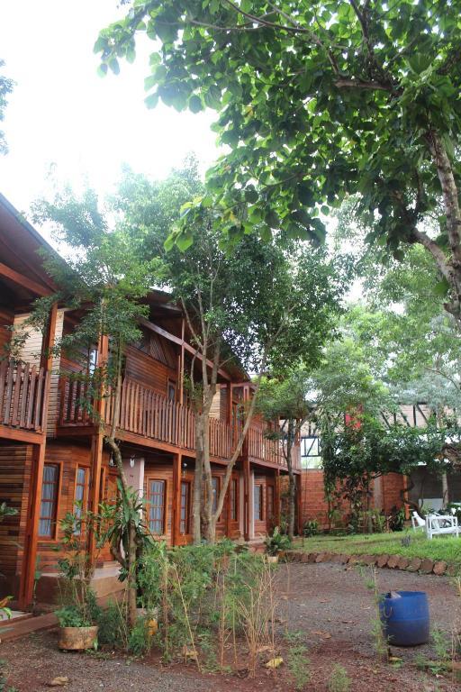 Cabanas El Pindo Villa Puerto Iguazu Exterior photo